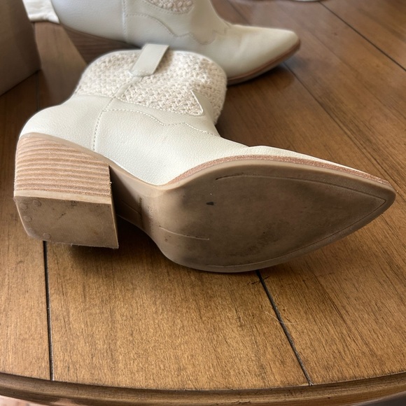 Dolce Vita Lagos Cream Western Bootie 6.5 - Picture 9 of 14